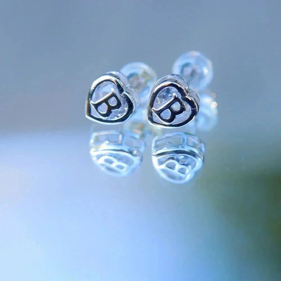 925 SILVER💝HEART INITIAL STUD EARRINGS WOMEN TEEN GIRLS MOM DAUGHTER, ELDM153S - Picture 4 of 7